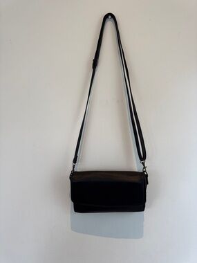 Classic Black Leather Crossbody Shoulder Bag